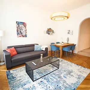 https://trendy-apartment-3-zimmer-zentral-gelegen.vienna-besthotels.com
