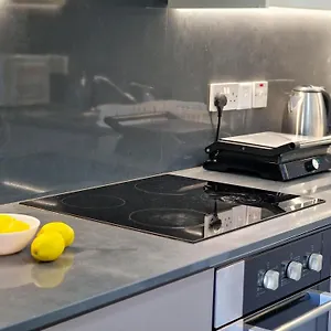 https://airbnsea-centre-apts.larnacahotels.org